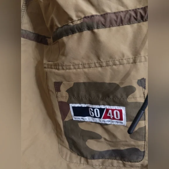 MEN'S Herschel Supply Co. Field Woodland Camo Rain Jacket size MEDIUM - Picture 8 of 12